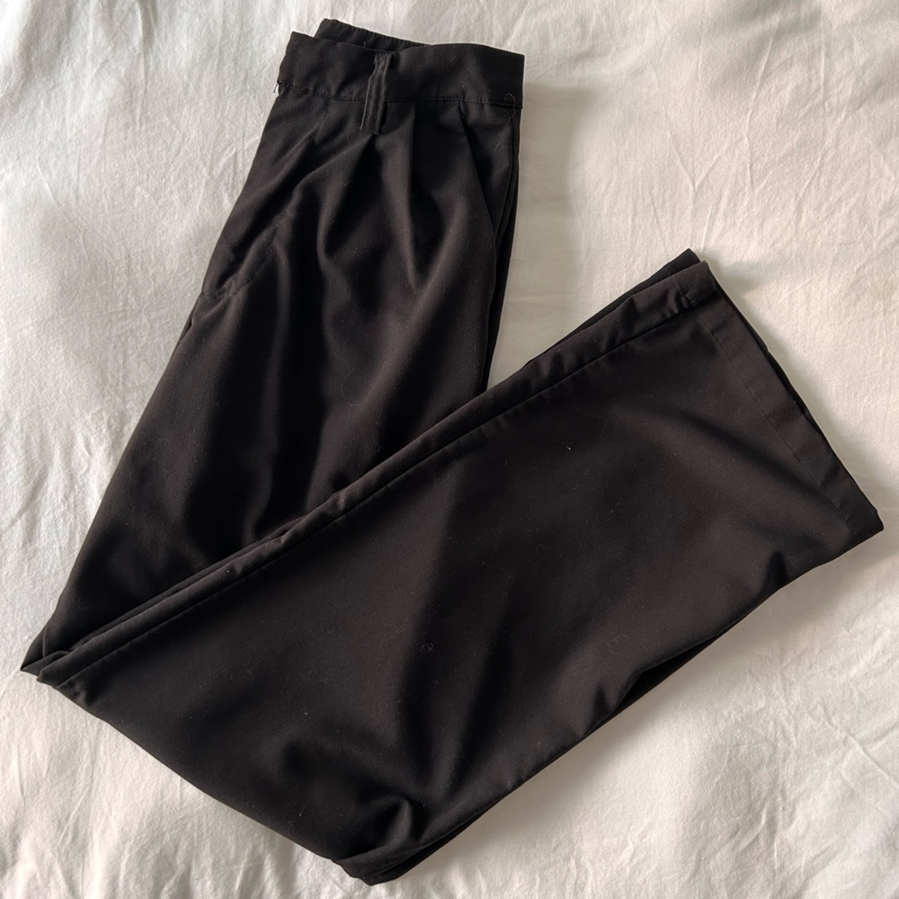 Black Cotton on fitted pants